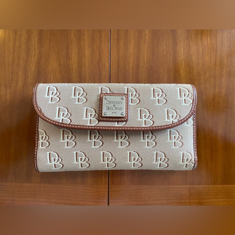Great Condition- Dooney & Bourke Wallet + Check Holder